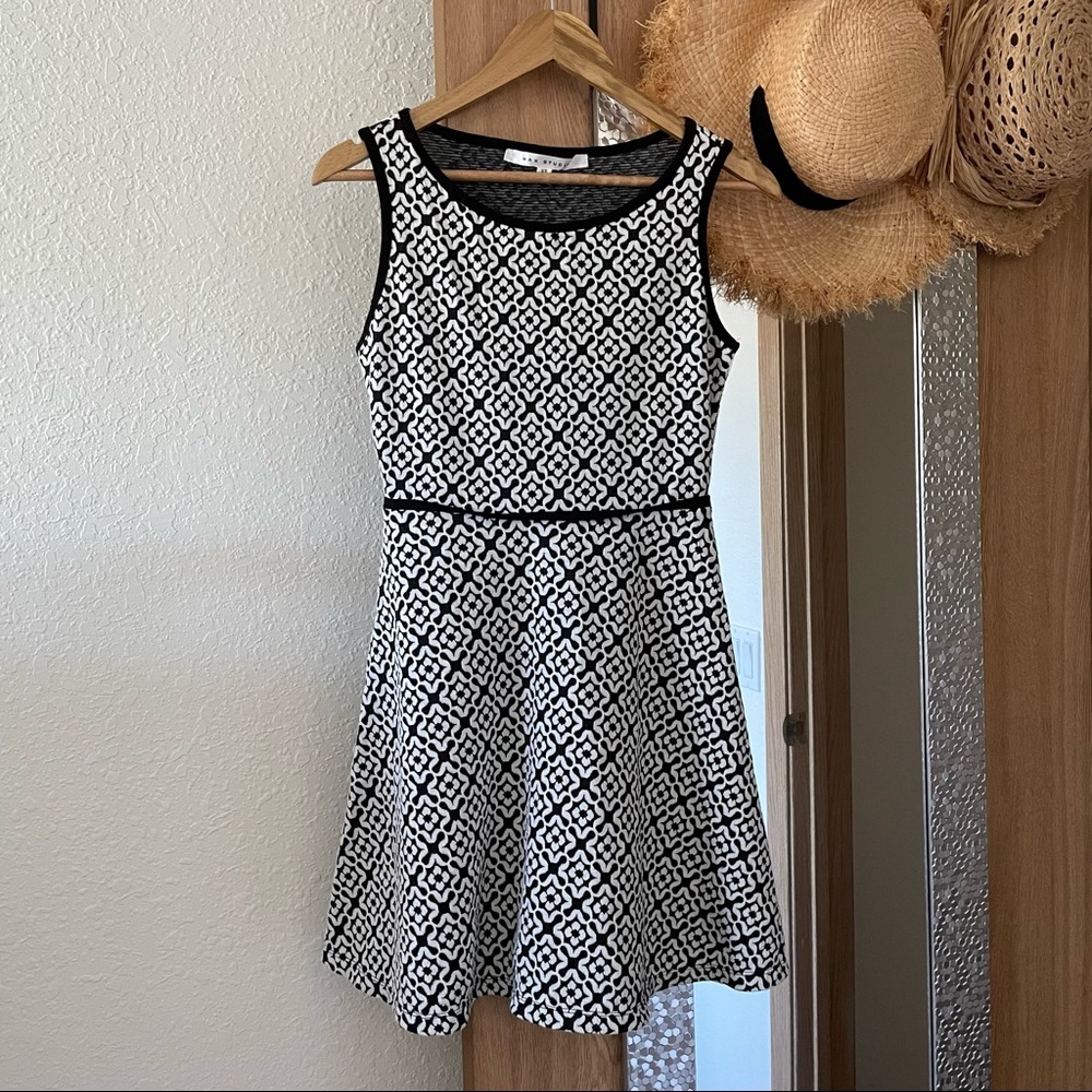 Max Studio floral mini flare dress in black and white